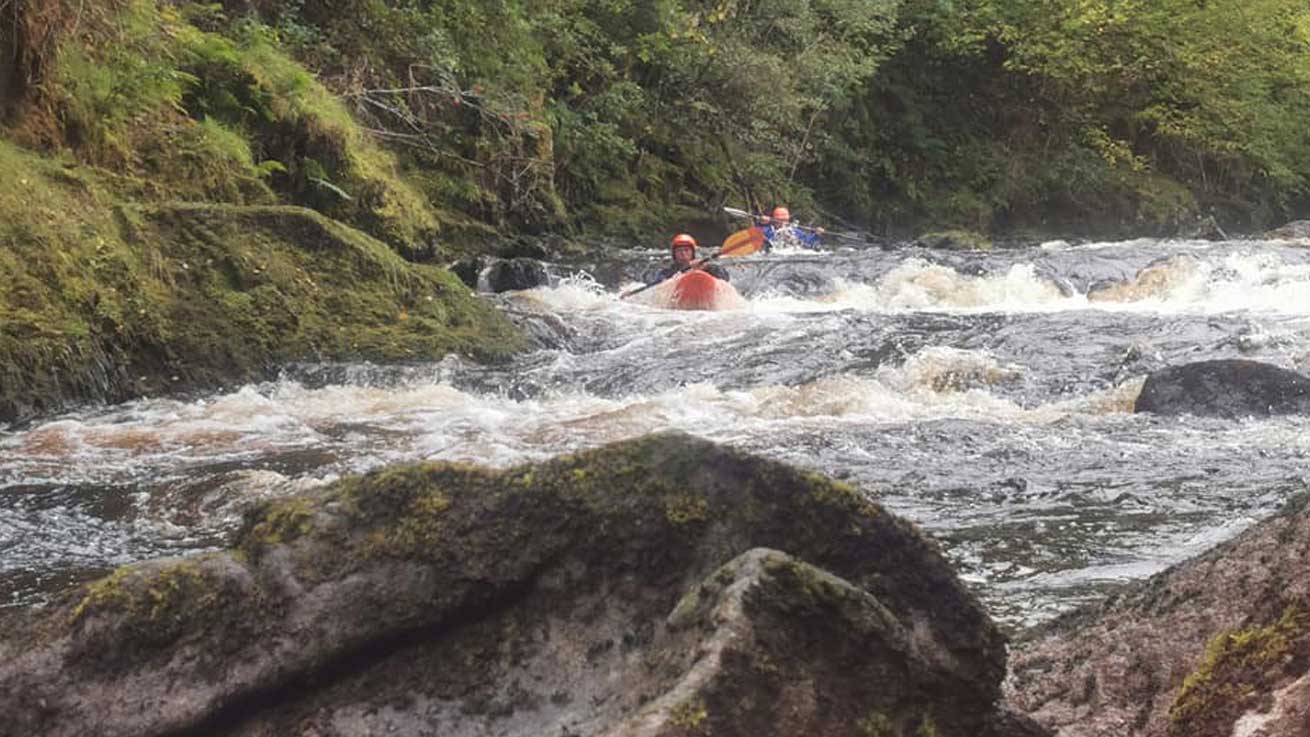 Intermediate Kayak with Green Wave Guiding